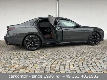 BMW 750e xDr.  MSPORTPAKET LOUNGE SEAT FOND EN TÜREN