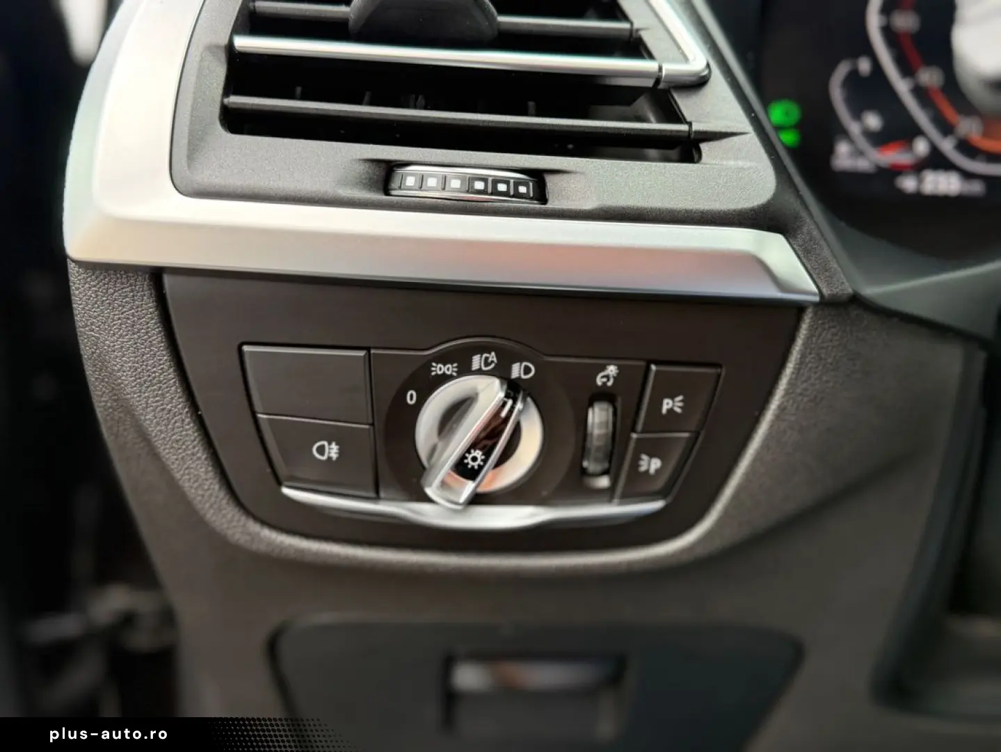BMW X4 2023 — imagine 8