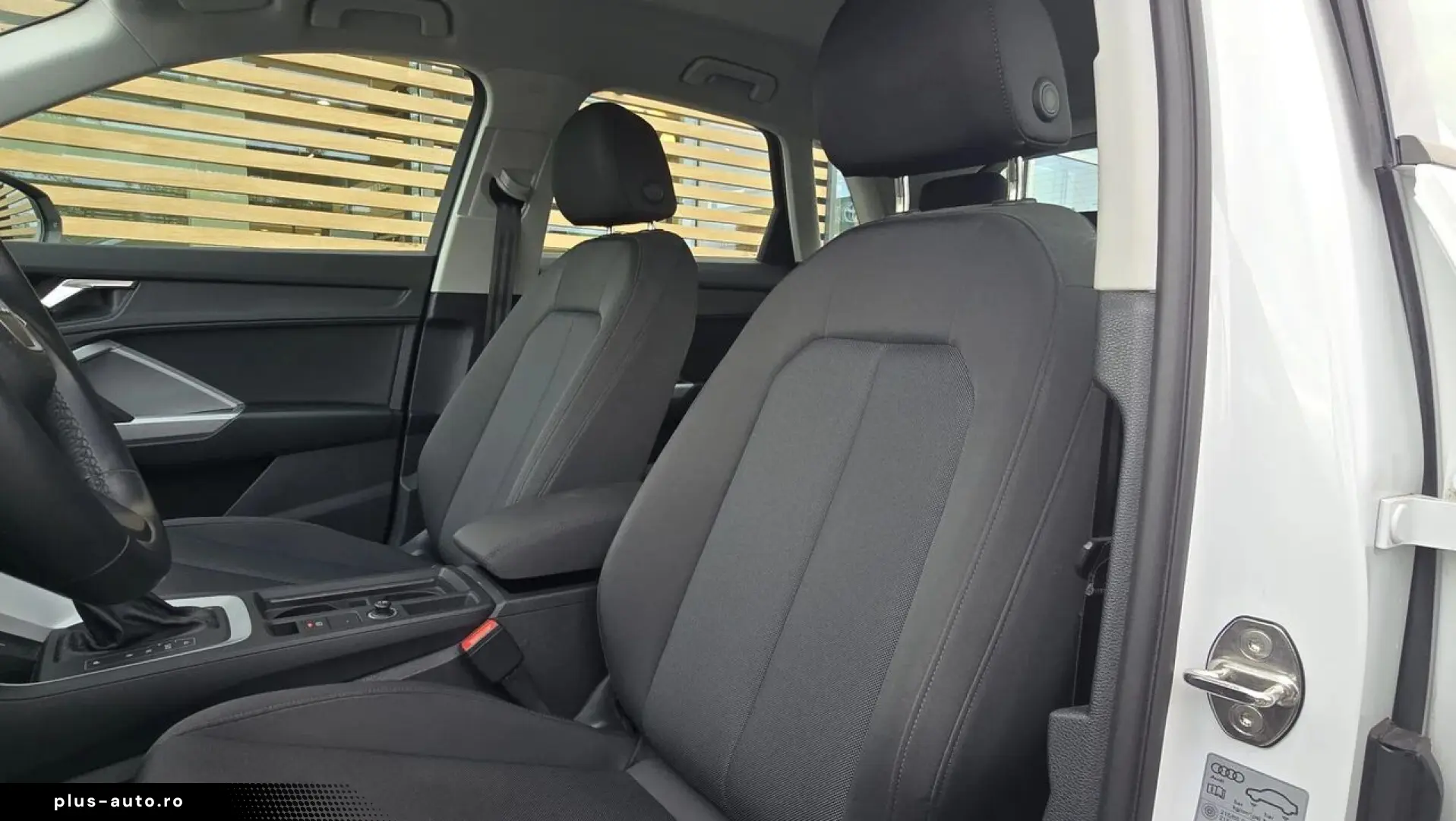 Audi Q3 2.0 TDI S-TRONIC - 150 Cp
