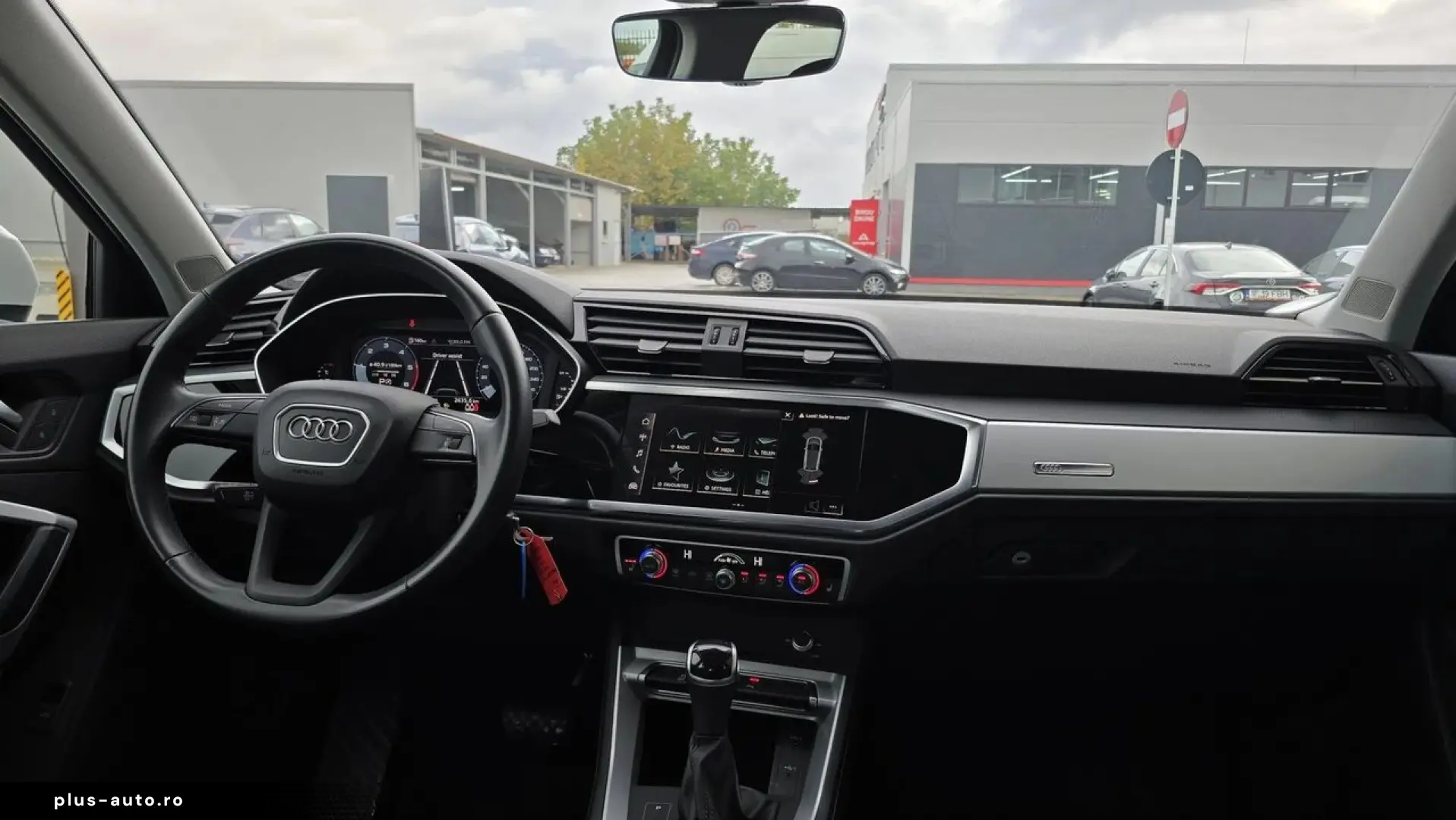 Audi Q3 2.0 TDI S-TRONIC - 150 Cp