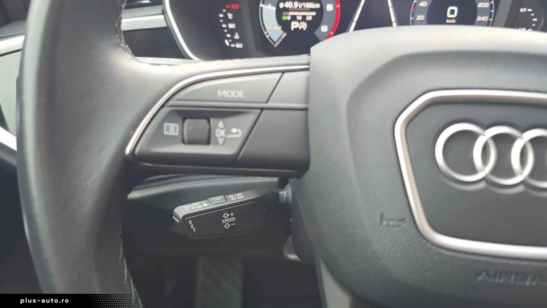 Audi Q3 2.0 TDI S-TRONIC - 150 Cp