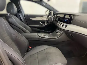 MERCEDES E 300 e 4MATIC   AMG LINE • PANO DISTRONIC 360