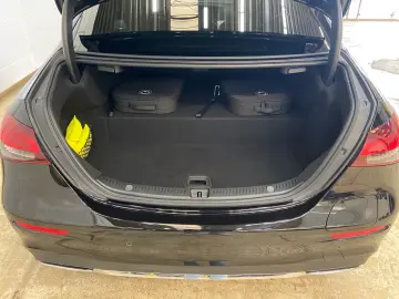 MERCEDES E 300 e 4MATIC   AMG LINE • PANO DISTRONIC 360