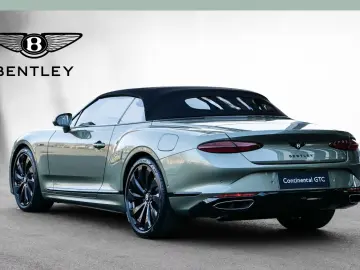 BENTLEY CONTINENTAL GTC AZURE   680 CP • MULLINER