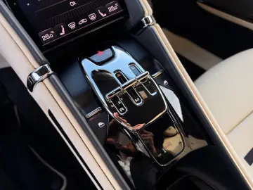 FERRARI ROMA   V8 BITURBO DAYTONA • MAGNERIDE