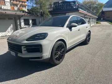 PORSCHE CAYENNE E-HYBRID   470 CP   AUTOMATĂ