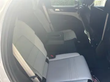 PORSCHE CAYENNE E-HYBRID   470 CP   AUTOMATĂ