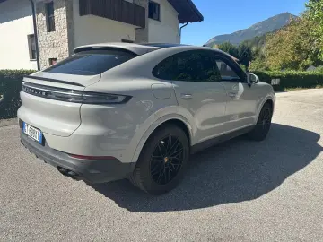 PORSCHE CAYENNE E-HYBRID   470 CP   AUTOMATĂ
