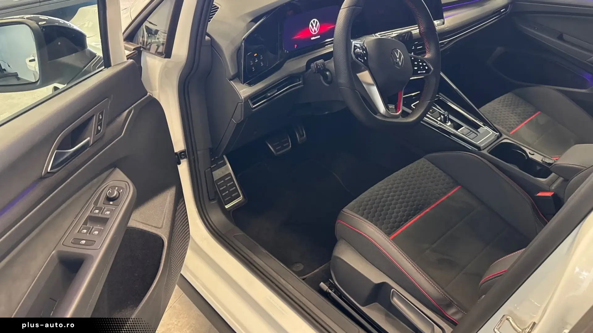 VOLKSWAGEN GOLF VIII GTI CLUBSPORT   300 CP