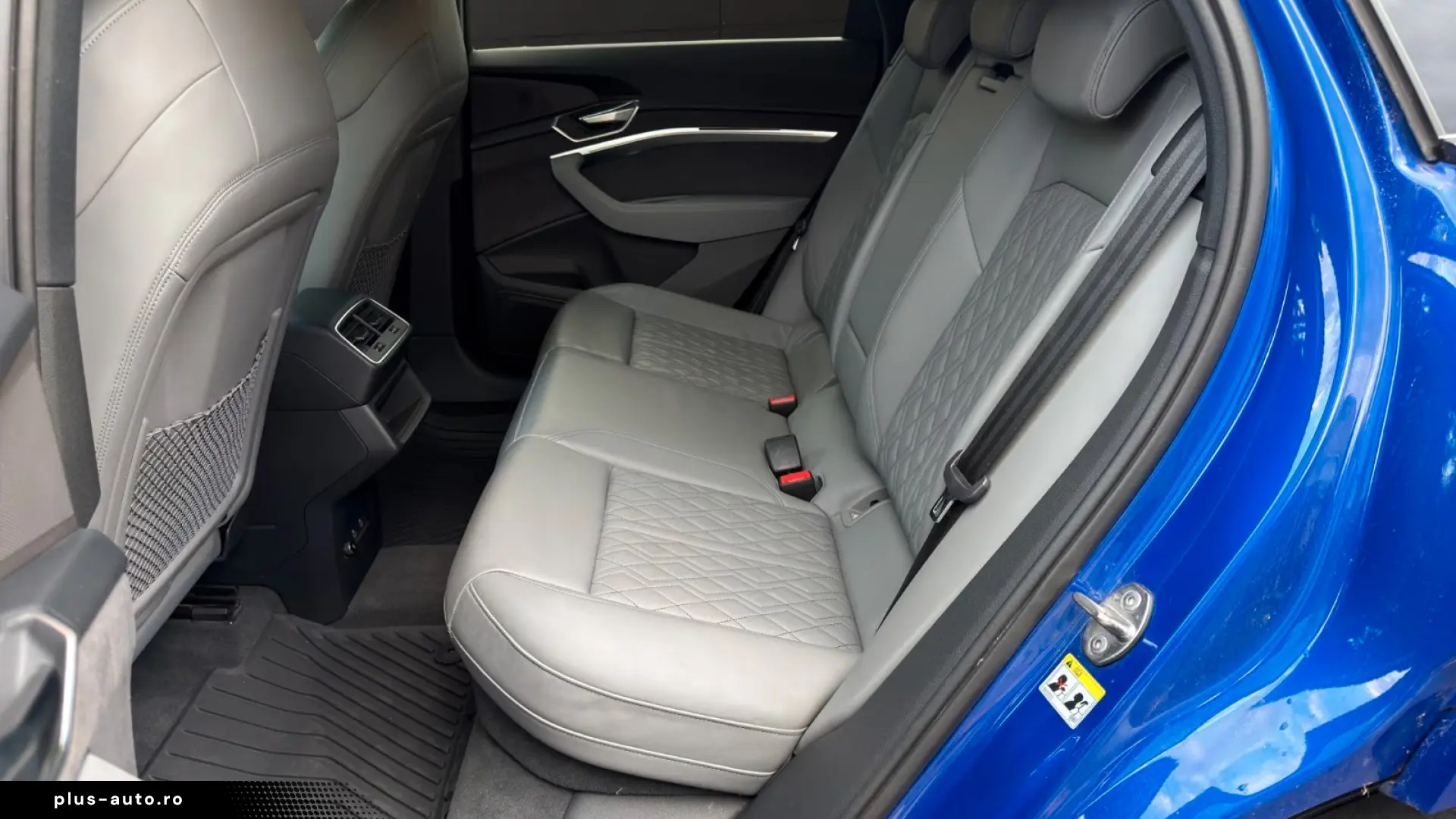 AUDI Q8 SPORTBACK E-TRON 55 QUATTRO S LINE 408 CP 4X4