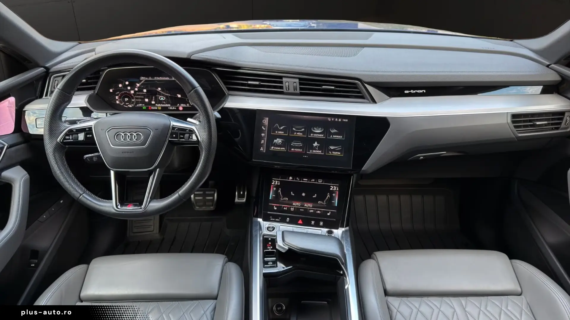 AUDI Q8 SPORTBACK E-TRON 55 QUATTRO S LINE 408 CP 4X4