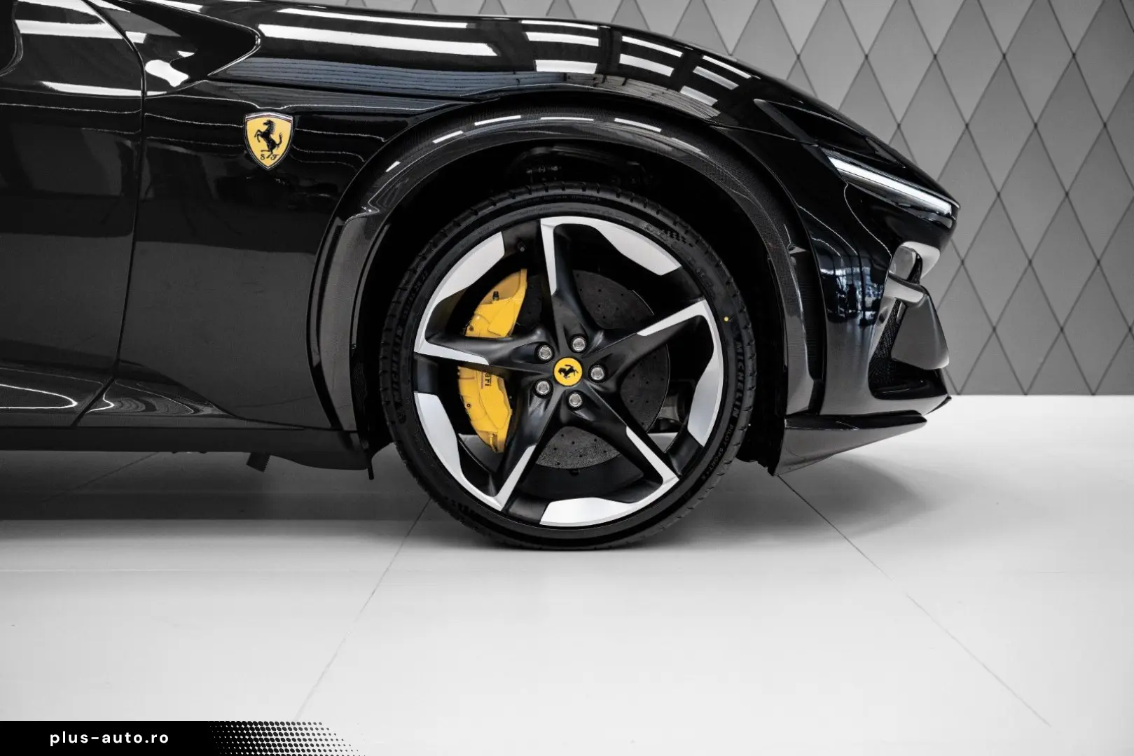 FERRARI Purosangue BLACK BEIGE FULL CARBON PANO