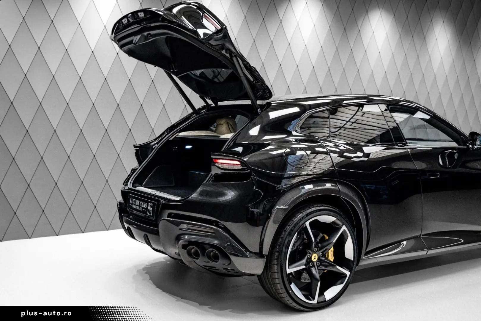 FERRARI Purosangue BLACK BEIGE FULL CARBON PANO