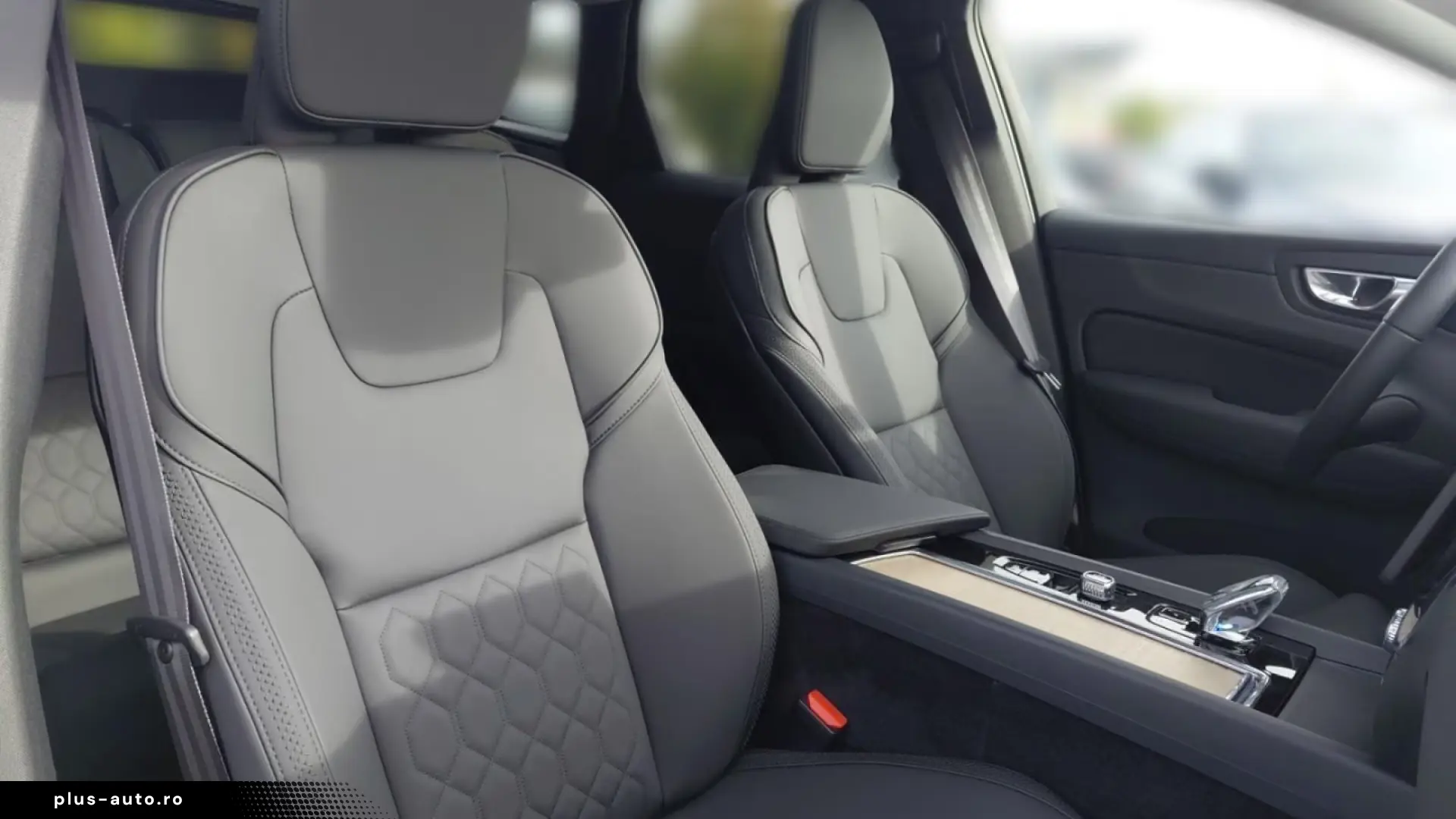 Volvo XC60 T6 Ultra Dark Plug-In Hybrid AWD