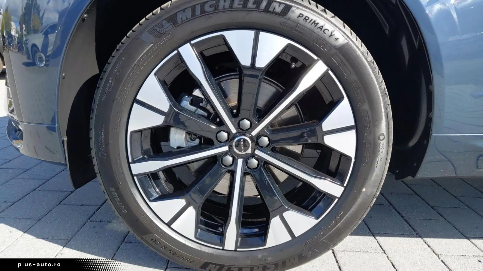 Volvo XC60 B5 Plus Dark AWD Memory Seats Sound System