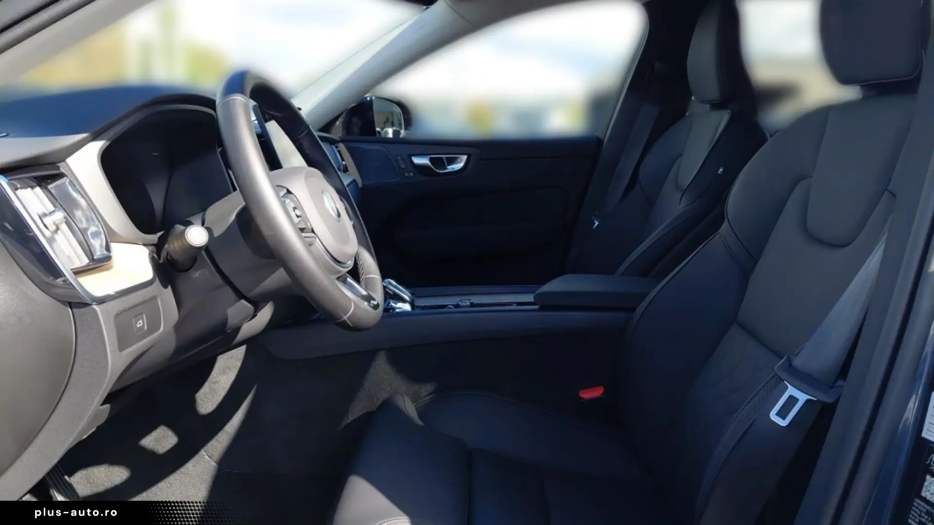 Volvo XC60 B5 Plus Dark AWD Memory Seats Sound System