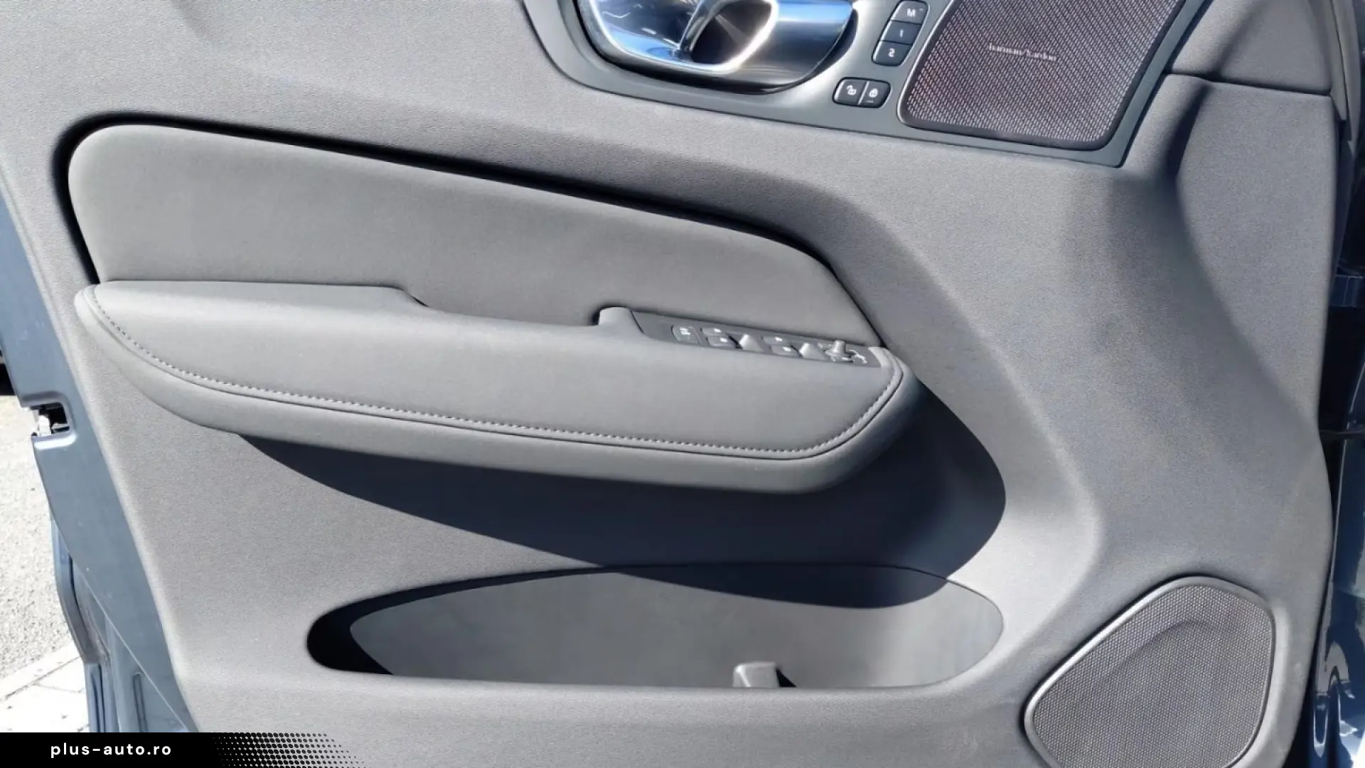 Volvo XC60 B5 Plus Dark AWD Memory Seats Sound System