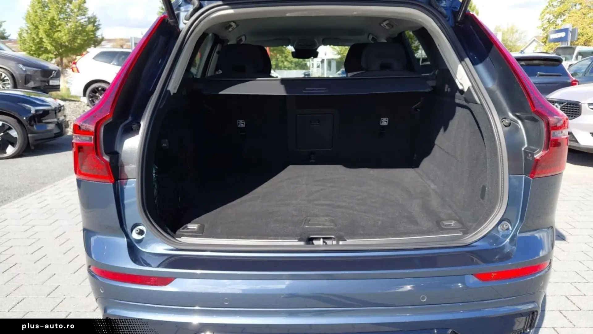 Volvo XC60 B5 Plus Dark AWD Memory Seats Sound System