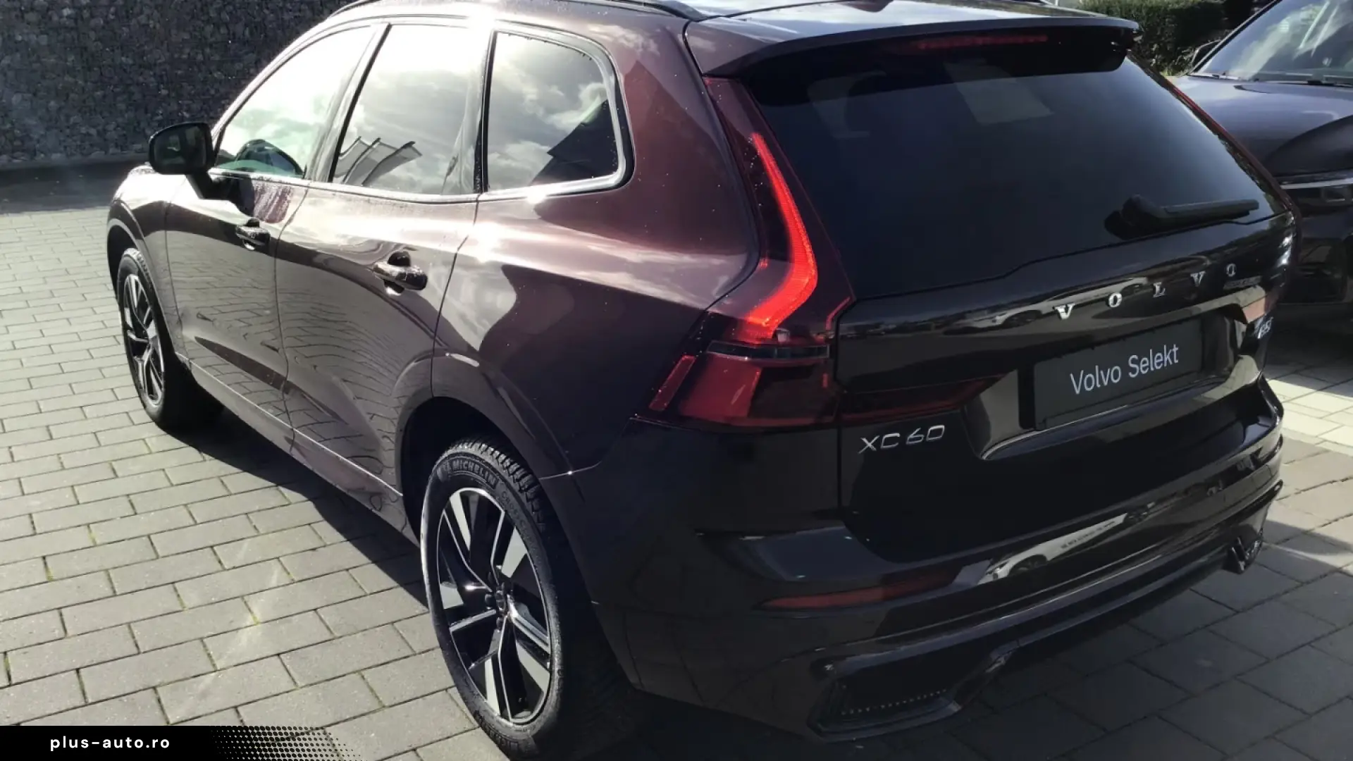 Volvo XC60 B5 (Petrol) Plus Dark AWD 360  Cam Towbar