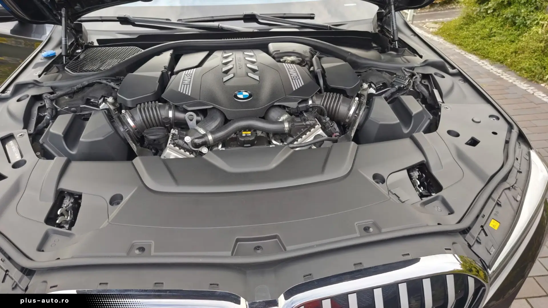 BMW 750i xDRIVE LASERLIGHT • MASSAGE • HUD • 360