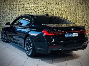 BMW 750i xDRIVE M SPORT HUD • 360  • SOFT CLOSE