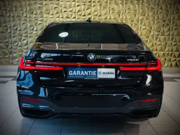 BMW 750i xDRIVE M SPORT HUD • 360  • SOFT CLOSE
