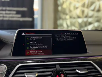 BMW 750i xDRIVE M SPORT HUD • 360  • SOFT CLOSE
