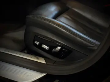BMW 750i xDRIVE M SPORT HUD • 360  • SOFT CLOSE