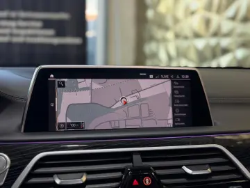 BMW 750i xDRIVE M SPORT HUD • 360  • SOFT CLOSE