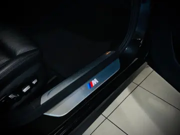 BMW 750i xDRIVE M SPORT HUD • 360  • SOFT CLOSE