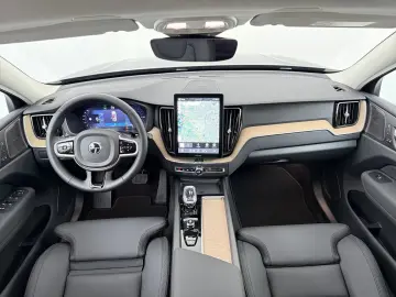 Volvo XC60 T6 AWD PLUS BRIGHT  FACELIFT 360 LED