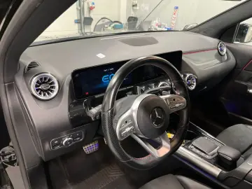 MERCEDES-BENZ GLA 250 e AMG Line NAVI