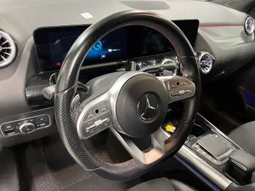 MERCEDES-BENZ GLA 250 e AMG Line NAVI