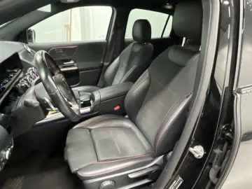 MERCEDES-BENZ GLA 250 e AMG Line NAVI