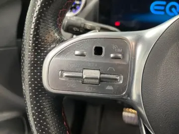 MERCEDES-BENZ GLA 250 e AMG Line NAVI