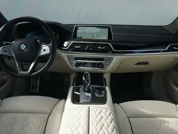 BMW 750i xDRIVE HIGH EXECUTIVE M SPORT
