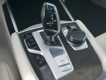 BMW 750i xDRIVE HIGH EXECUTIVE M SPORT