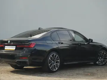 BMW 750i xDRIVE HIGH EXECUTIVE M SPORT