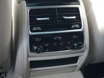 BMW 750i xDRIVE HIGH EXECUTIVE M SPORT