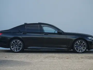 BMW 750i xDRIVE HIGH EXECUTIVE M SPORT