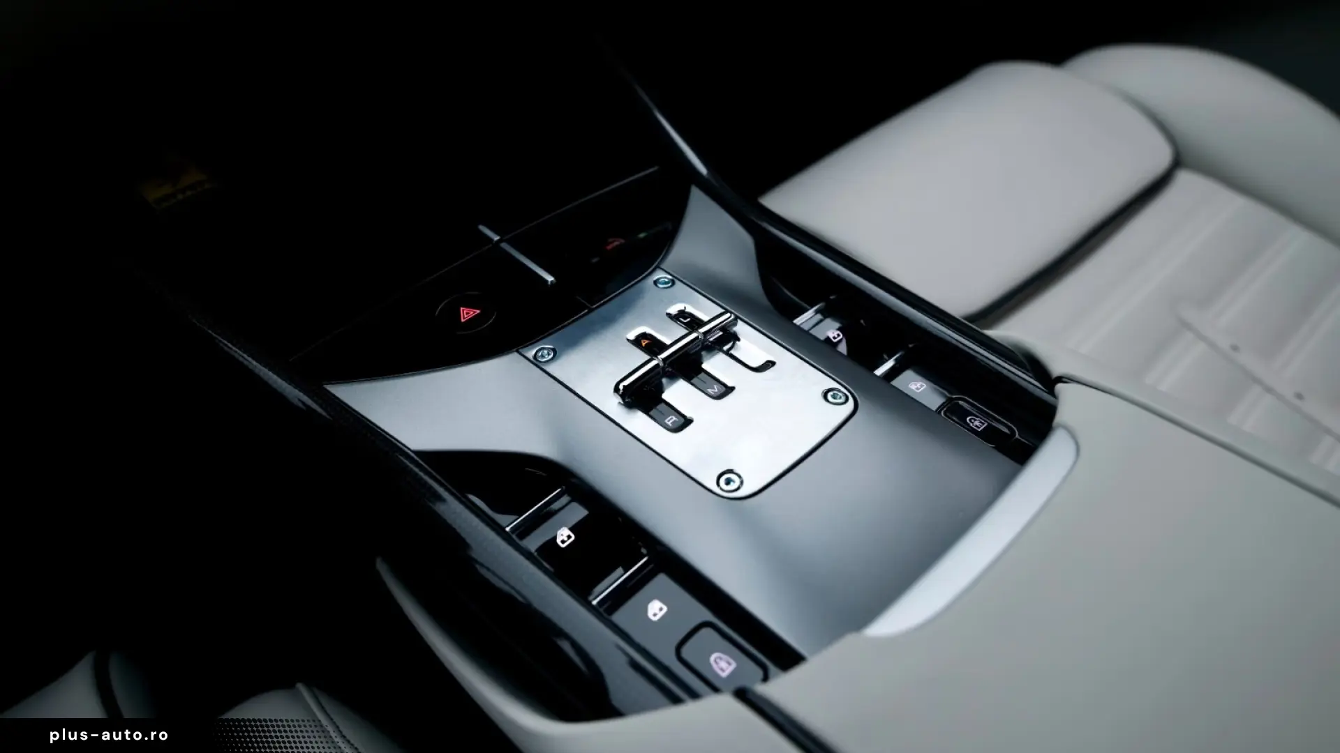 Ferrari Purosangue Lift Pano Massage Vent