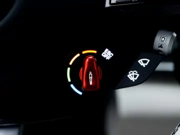 Ferrari Purosangue Lift Pano Massage Vent