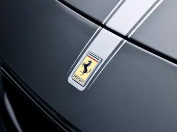 Ferrari Purosangue Lift Pano Massage Vent