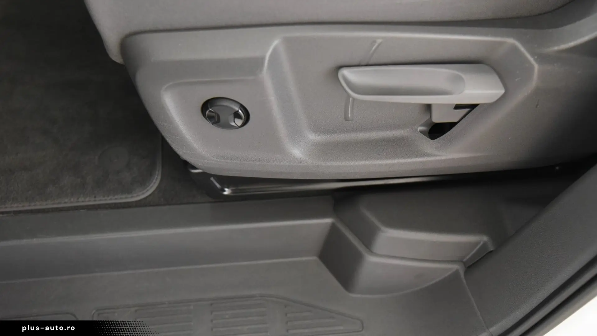 Volkswagen Multivan Edition   7 Locuri   Garantie 01-2030