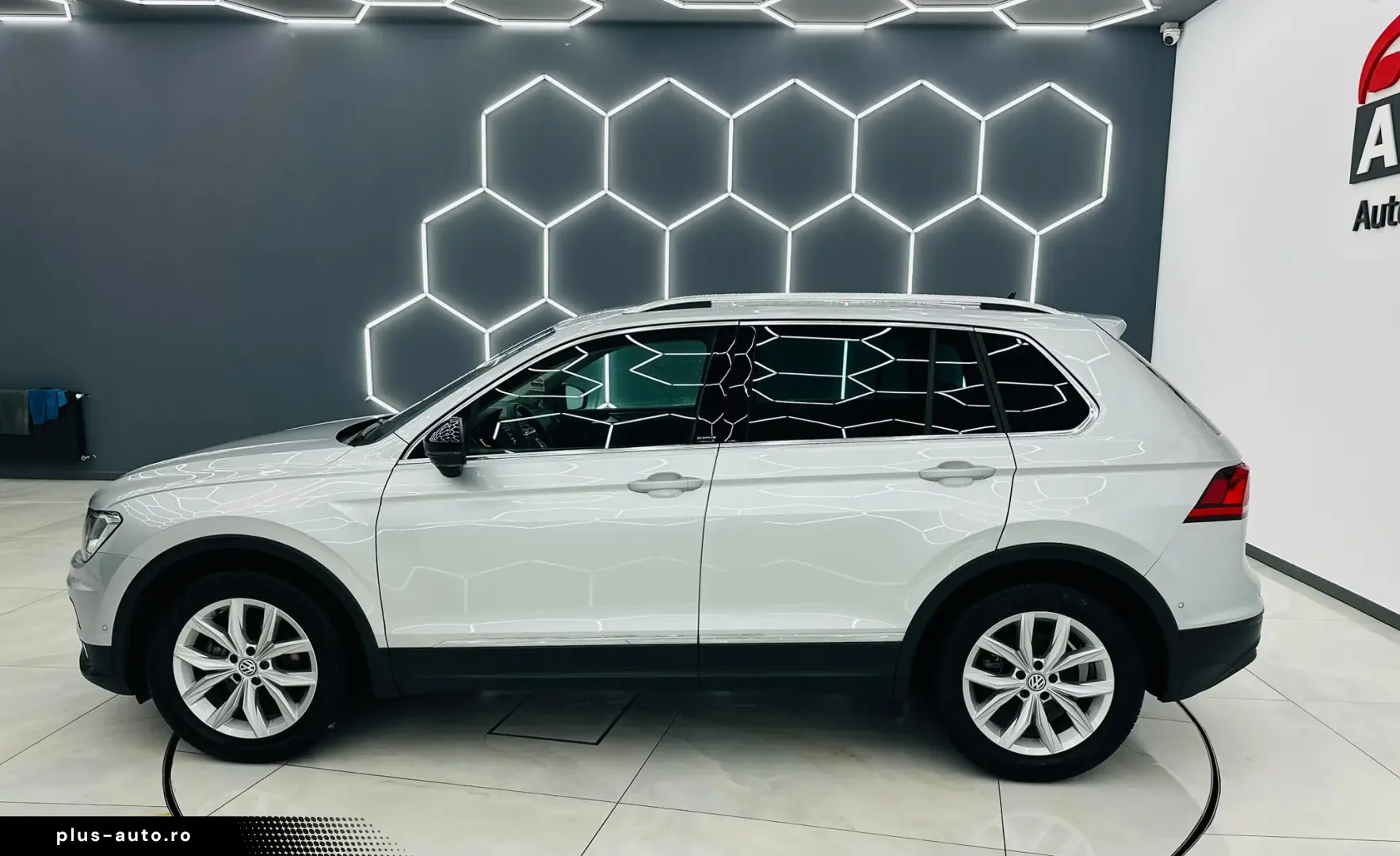 VOLKSWAGEN TIGUAN 2020 2.0D E6 Garantie 12 Luni Rate Avans 0
