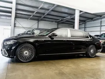 MERCEDES-MAYBACH S 580 4MATIC   FACELIFT 2027 • FIRST-CLASS