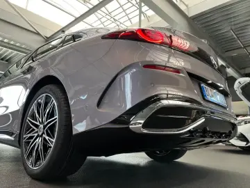 MERCEDES-BENZ C 400 4MATIC ELECTRIC   AMG LINE • HYPERSCREEN