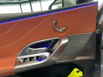 MERCEDES-BENZ C 400 4MATIC ELECTRIC   AMG LINE • HYPERSCREEN