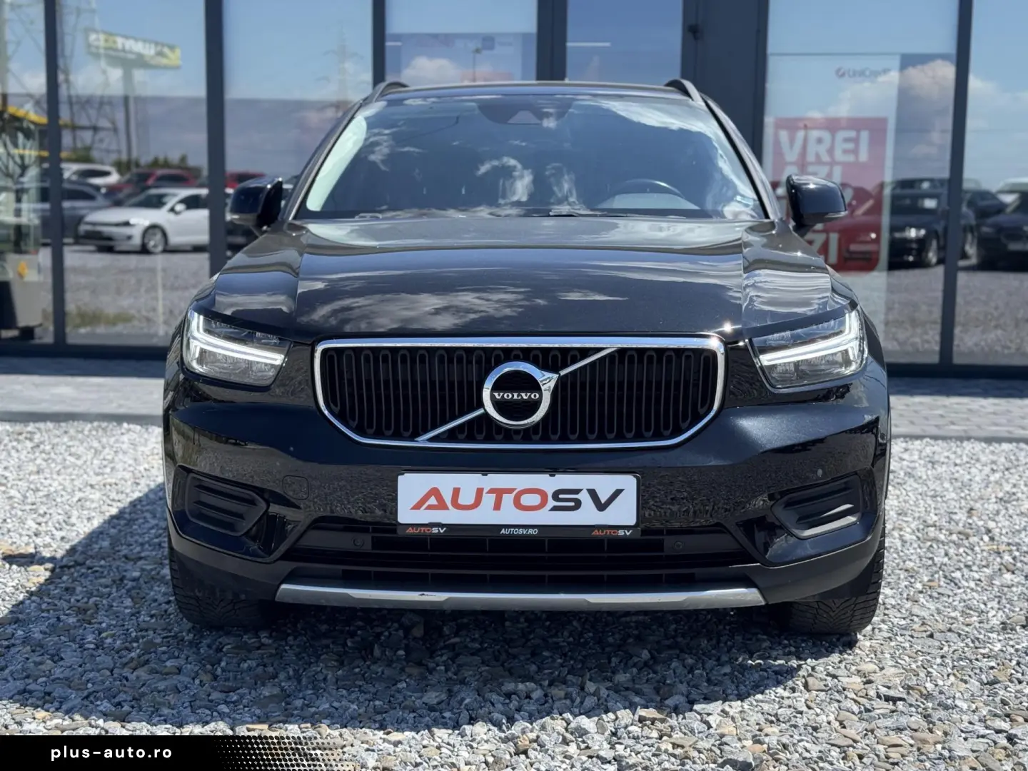 Volvo XC 40 2.0 D3 “Momentum Pro”