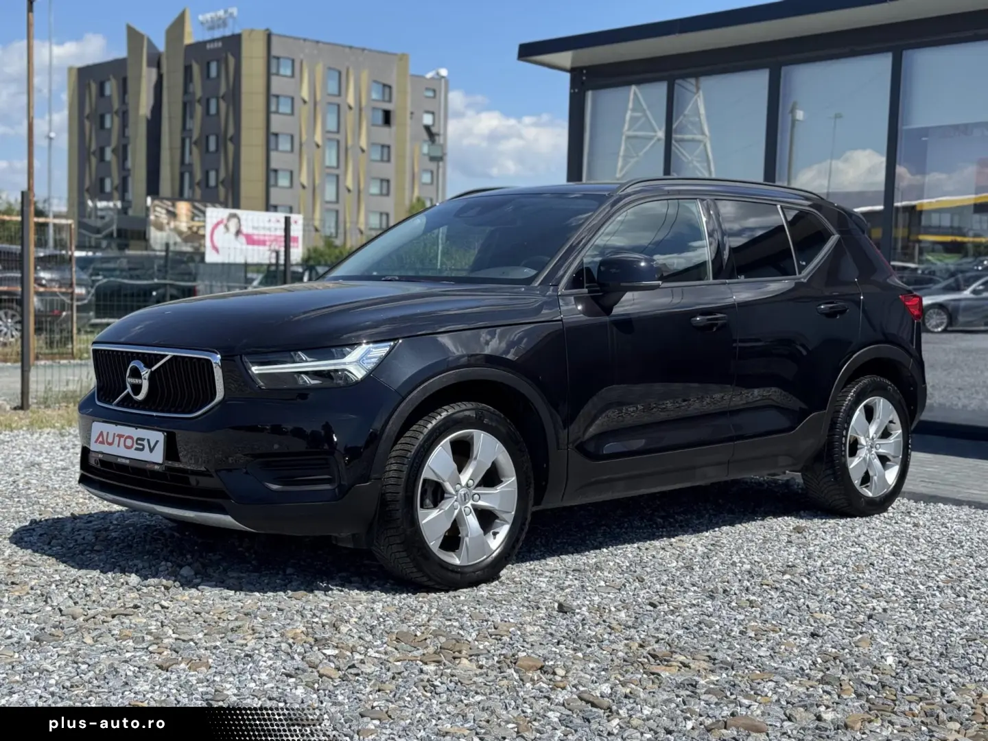 Volvo XC 40 2.0 D3 “Momentum Pro”